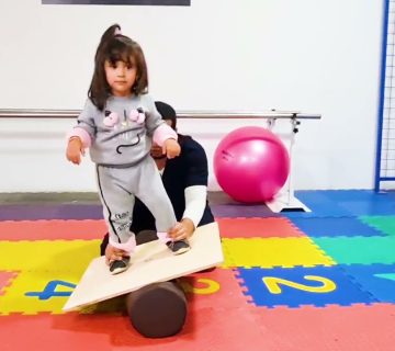 العلاج الطبيعي للأطفال دعم نمو صحي وتطور حركي متوازن