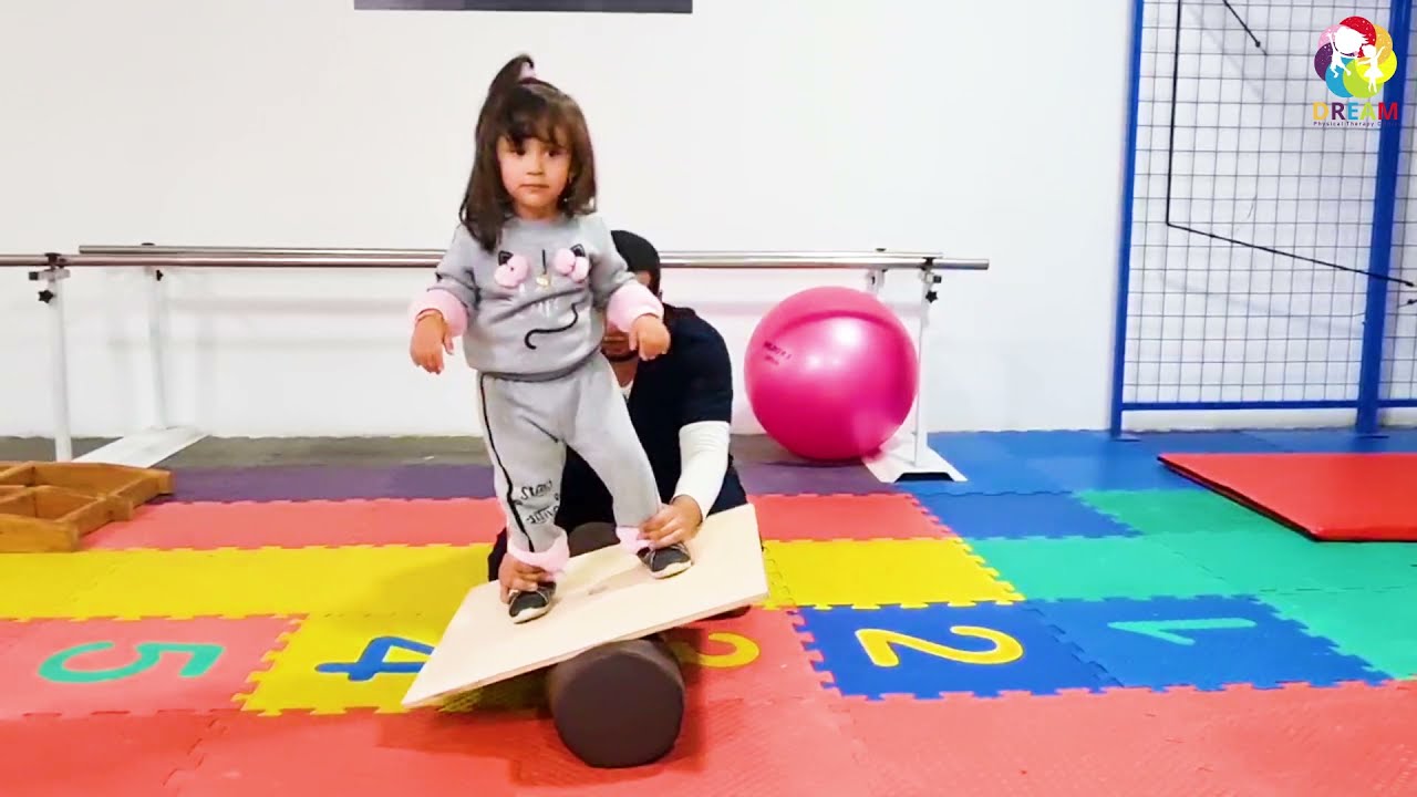 العلاج الطبيعي للأطفال دعم نمو صحي وتطور حركي متوازن 1 العلاج الطبيعي للأطفال دعم نمو صحي وتطور حركي متوازن