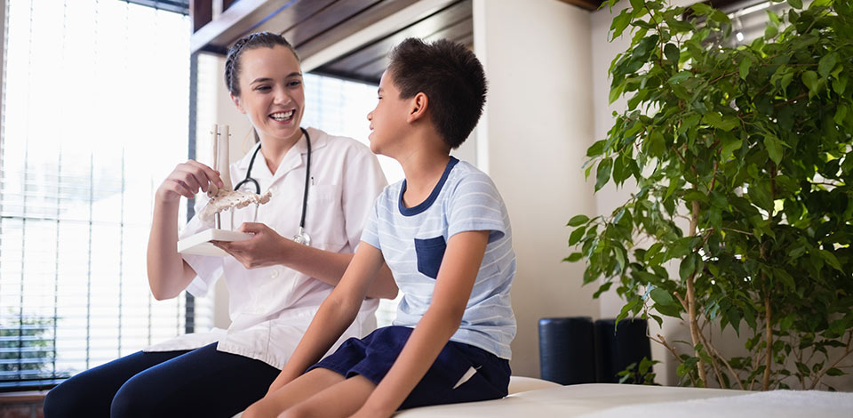 تأهيل الأطفال بعد العمليات الجراحية – رحلة التعافي واستعادة النشاط 1 تأهيل الأطفال بعد العمليات الجراحية