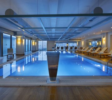 حمامات السباحة العلاجية